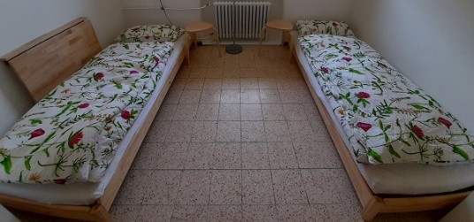Zwei Betten im Doppelzimmer Zwei Betten im Doppelzimmer