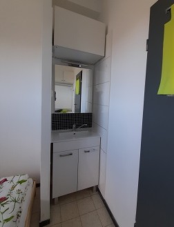 Waschbeckennische im Gästezimmer Waschbeckennische im Gästezimmer